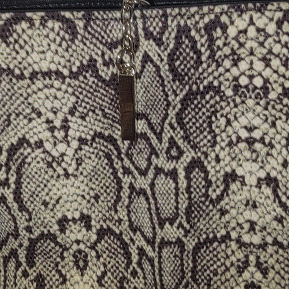 Vintage Genuine Black & Brown Leather handbag by Paul Joseph - Picture 8 of 12